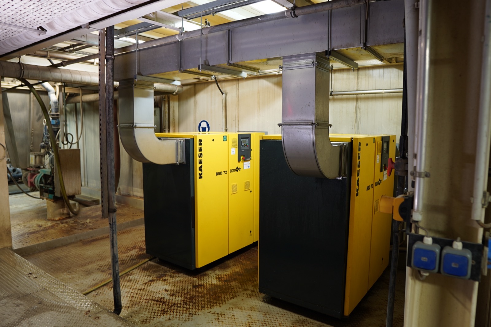 Zwei Kaeser BSD 72 Schraubenkompressoren — symmetrische Installation Berlin