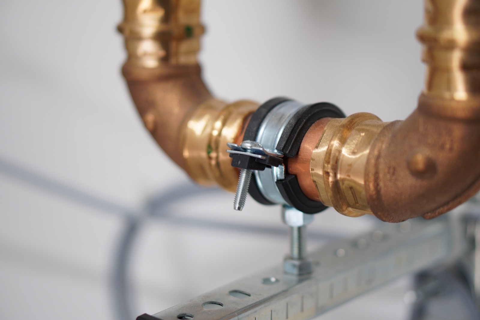 Kupferrohr-Pressfitting — fachgerechte Druckluftinstallation von WEPA