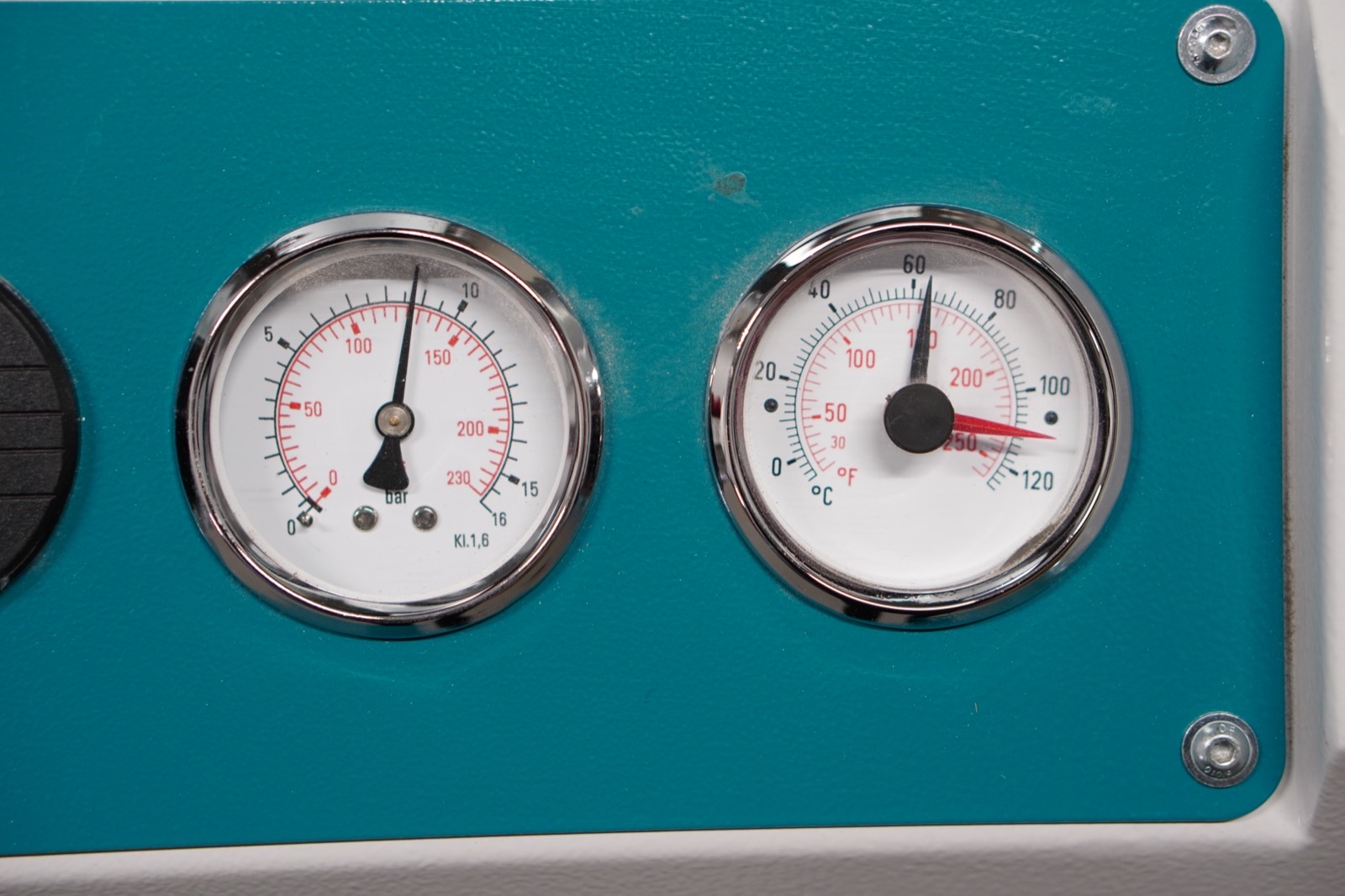 Druck- und Temperatur-Manometer — Kompressor-Überwachung Berlin